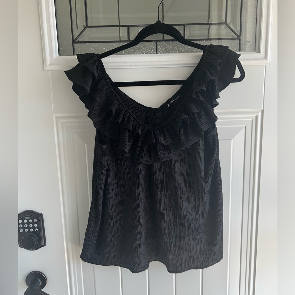 Very J Black Ruffled Sleeve / Collar Shirt Size Large